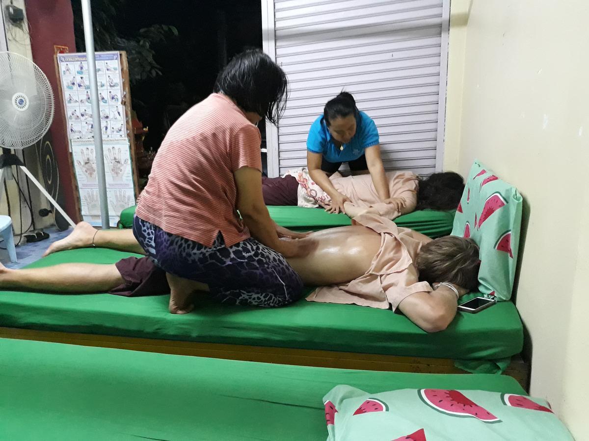 曼谷 乌尼克旅馆旅舍 外观 照片